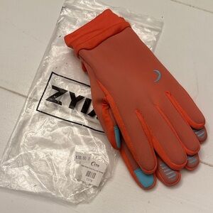 ZYIA coral stride thick running gloves- retired